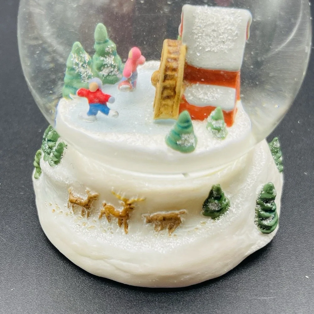 Hallmark Keepsake Ornament Winter Wonderland #4 Ice‎ Skaters Delight New 2005